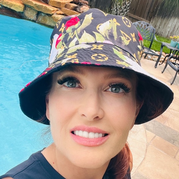 🩷🎉NWT 🎉🩷 FAUX LV BUCKET HAT - Picture 4 of 12